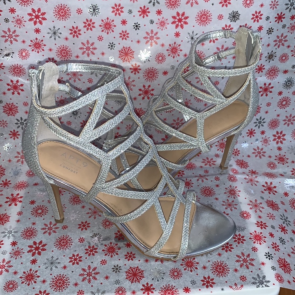 ⭐️ Silver Heels